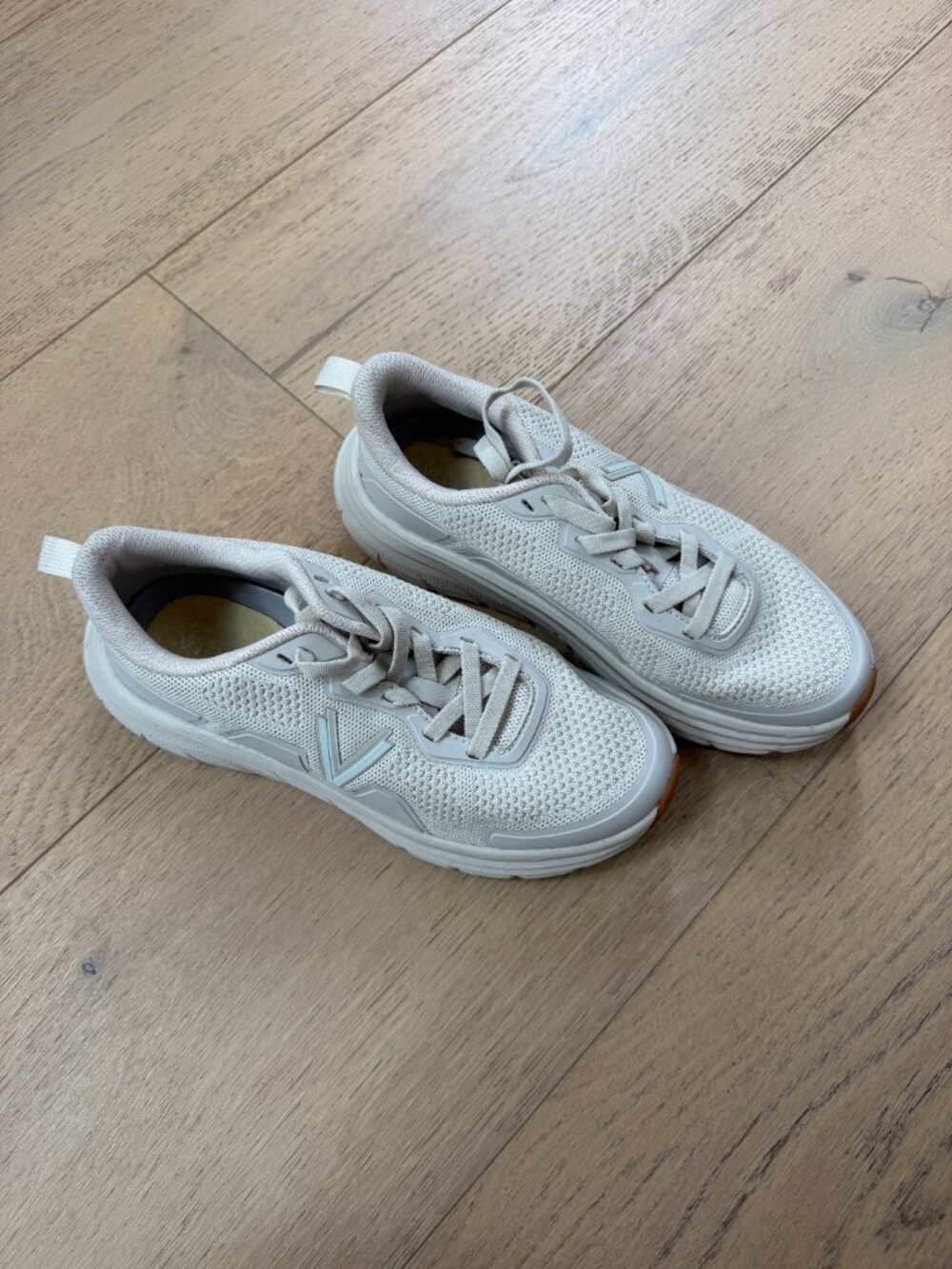 Vionic Walk Max in Cream - Picture 2 of 2